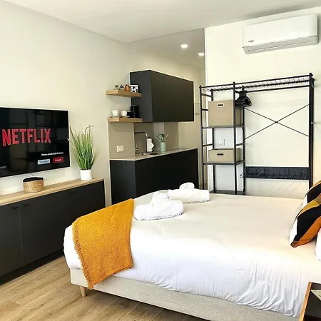 Luxury In The Sky Apartment *